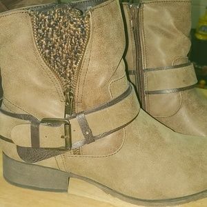 Woman's jellypop Cate ankle boot